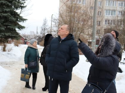 Сергей Будкин встретился с жителями дома 2 по улице Пугачева