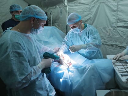 В Донецке врачи в бронежилетах извлекли неразорвавшуюся мину из тела пациента