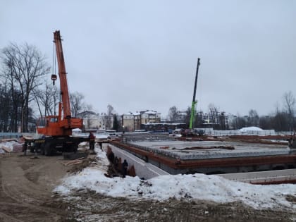 Строители работают активно