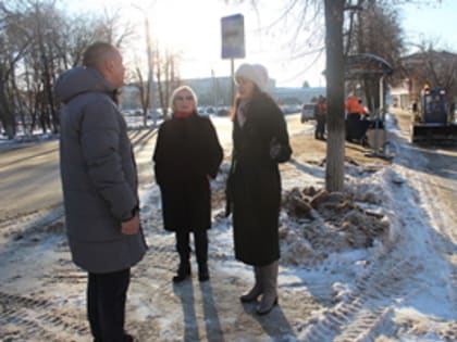 Главный акцент – очистка и посыпка тротуаров.