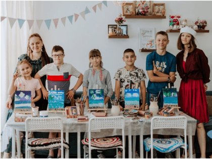 Совместная работа с НКО - эффективный подход в оказании социальной помощи семьям