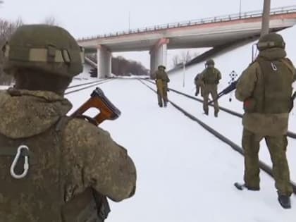 Над городом в ДНР сбили самолет