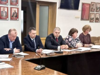 На комитете по ЖКХ рассказали об уборке города и рассмотрели вопрос строительства водовода