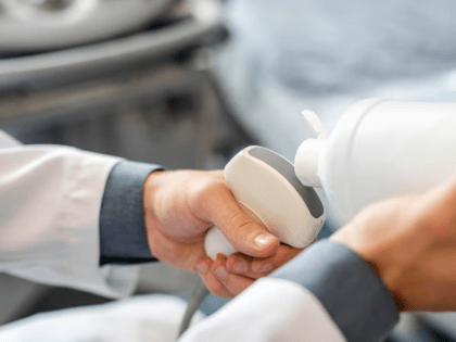 В больницы и ФАПы региона поставят 290 единиц оборудования на 58 миллионов