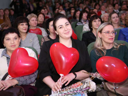В Гусь-Хрустальном прошло торжественное мероприятие, посвященное Международному женскому дню
