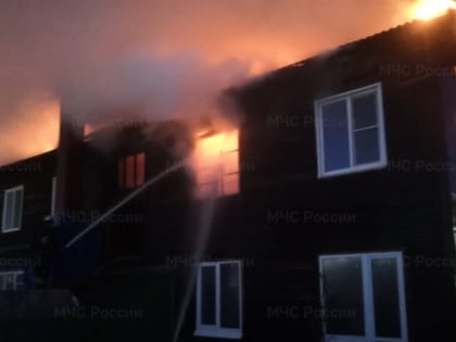 Из полыхающей двухэтажки в Муроме эвакуировали четверых детей