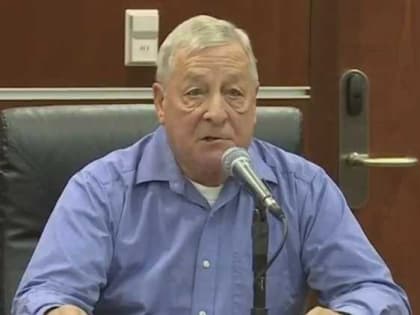 Экс-аналитик разведки США Фил Джиральди: поставки кассетных бомб Украине являются лицемерием