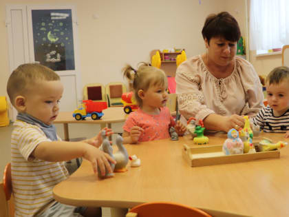 Отдает малышам свое сердце