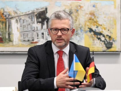 Посол Украины в ФРГ Мельник назвал пощечиной запрет на 9 мая выносить на улицы Берлина флаг Украины