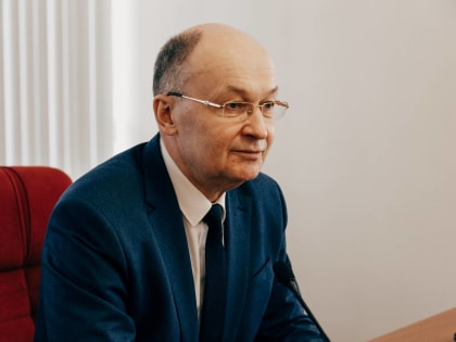 Спикер ЗакСобрания Владимир Киселёв и сенатор Ольга Хохлова поменяются местами