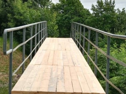 Дырявую лестницу в центре Владимира залатали досками