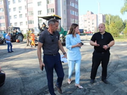 Завершение работ по асфальтированию у школы №25