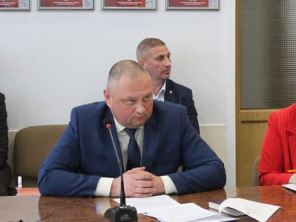 На комитете по местному самоуправлению и соцполитике правили документы и обсуждали «Славный»