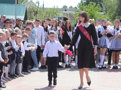 «Школу родную свою не забудь…»