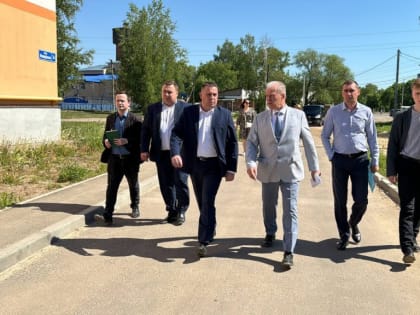 Дмитрий Наумов провел выездной прием граждан в микрорайоне Оргтруд