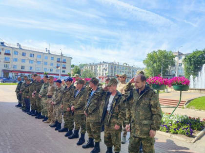 Своих не бросаем!  