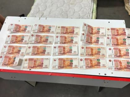 Во Владимире продавец-кассир предложил полицейскому 100 тысяч рублей