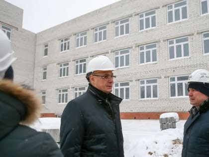 С подрядчиком по строительству школы в Гусь-Хрустальном могут разорвать контракт