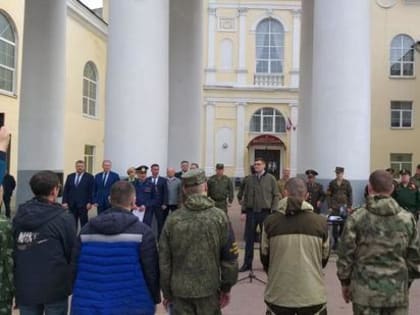 Во Владимире состоялась торжественная отправка на службу контрактников