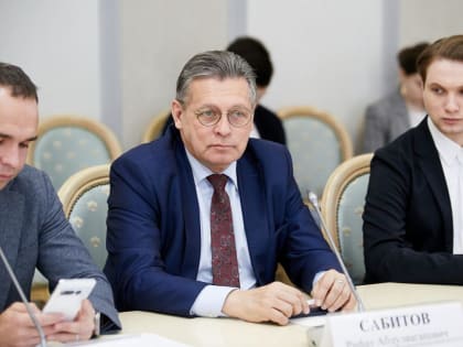 Контентные угрозы, игры и цифровая грамотность: в Общественной палате обсудили возможности и риски Рунета для несовершеннолетних