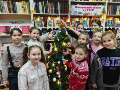 Творческий вечер в библиотеке: гномики из фоамирана
