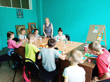 Урок рисования «Ромашки – символ семьи!»