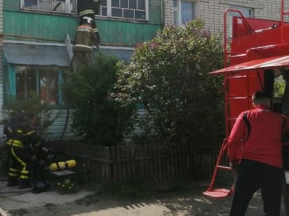 Судогодскую пенсионерку на пожаре спасли пожарный извещатель и пожарный-человек