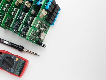 Сравнение стоимости ремонта и замены электронной платы: что выгоднее для вас