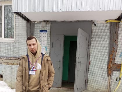 Члены избирательной комиссии Радужного посещают жителей, решивших отдать свой голос на дому