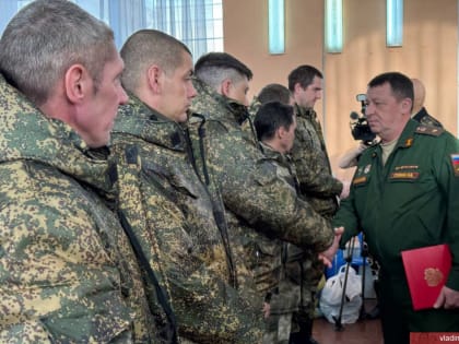 Владимирцы выбирают службу по контракту