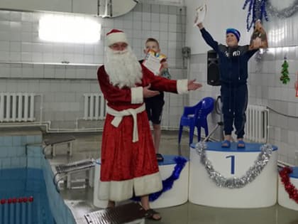 Традиционные соревнования на призы Деда Мороза прошли в СШ «Сигнал»
