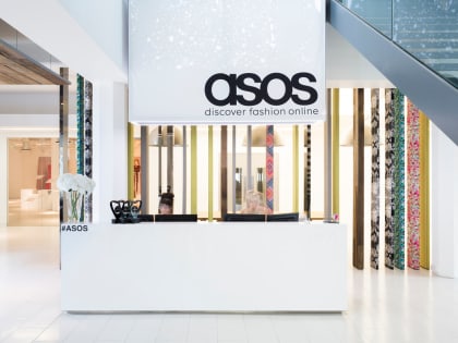 Британский магазин ASOS прекратил доставку товаров в Россию