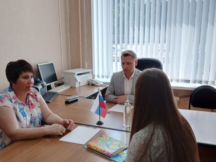 Строительство ДК, ремонт школы и прием граждан...