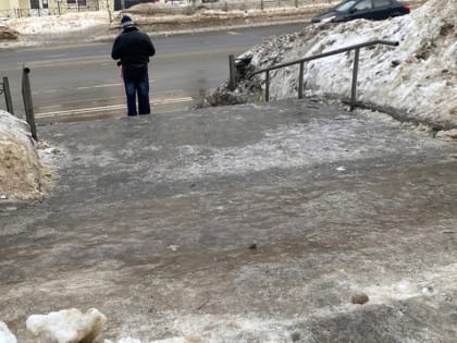 Владимирцы массово упрекают городских чиновников за гололед, который сковал город