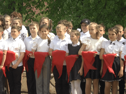 КПРФ возрождает пионерское движение