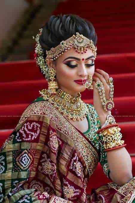 Elegant Beauty Parlor Work 1