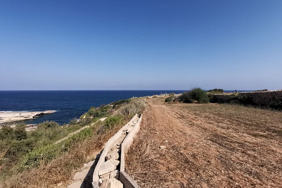 Malta le spiagge più belle, sentiero per la St Peter's Pool