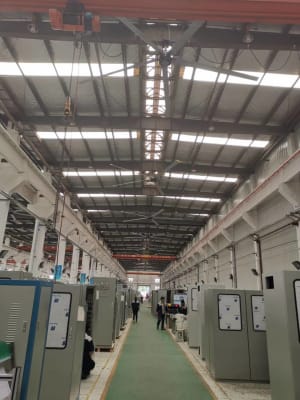 Giải pháp làm mát bằng quạt trần công nghiệp cánh dài HVLS cho nhà xưởng 1