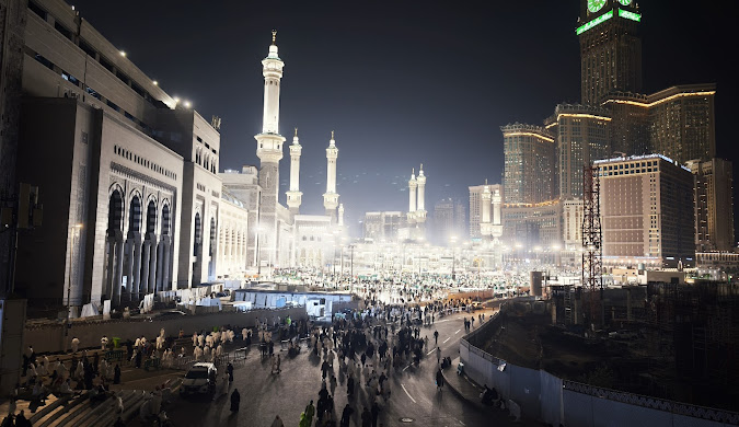 Ilahi Teri Chokhat Per Bhikari Ban ker Ayaa Houn