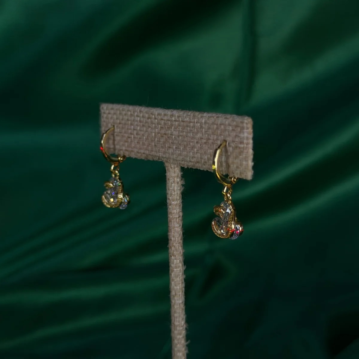 Aretes Largos con Flor de Chapa de Oro 18k — vista 4