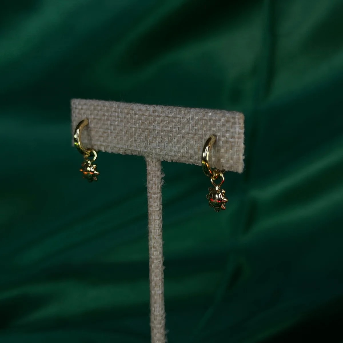 Aretes Largos con Diseño de Sol en Chapa de Oro 18k — vista 3