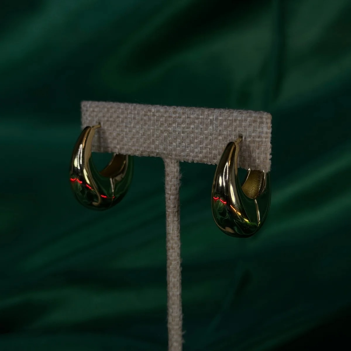 Arracadas Clásicas con Baño de Chapa de Oro 18k — vista 2