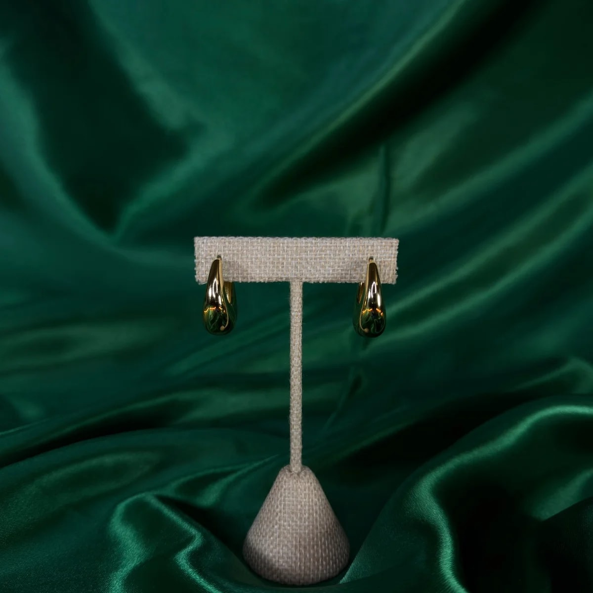 Arracadas Clásicas con Baño de Chapa de Oro 18k — vista 4