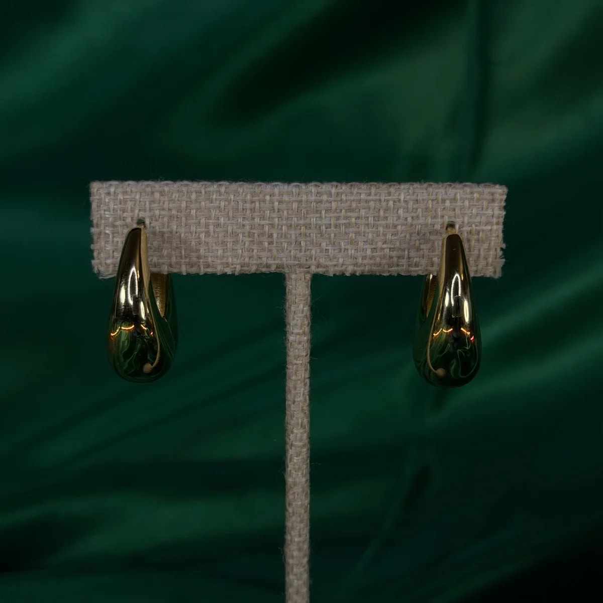 Arracadas Clásicas con Baño de Chapa de Oro 18k — vista 3
