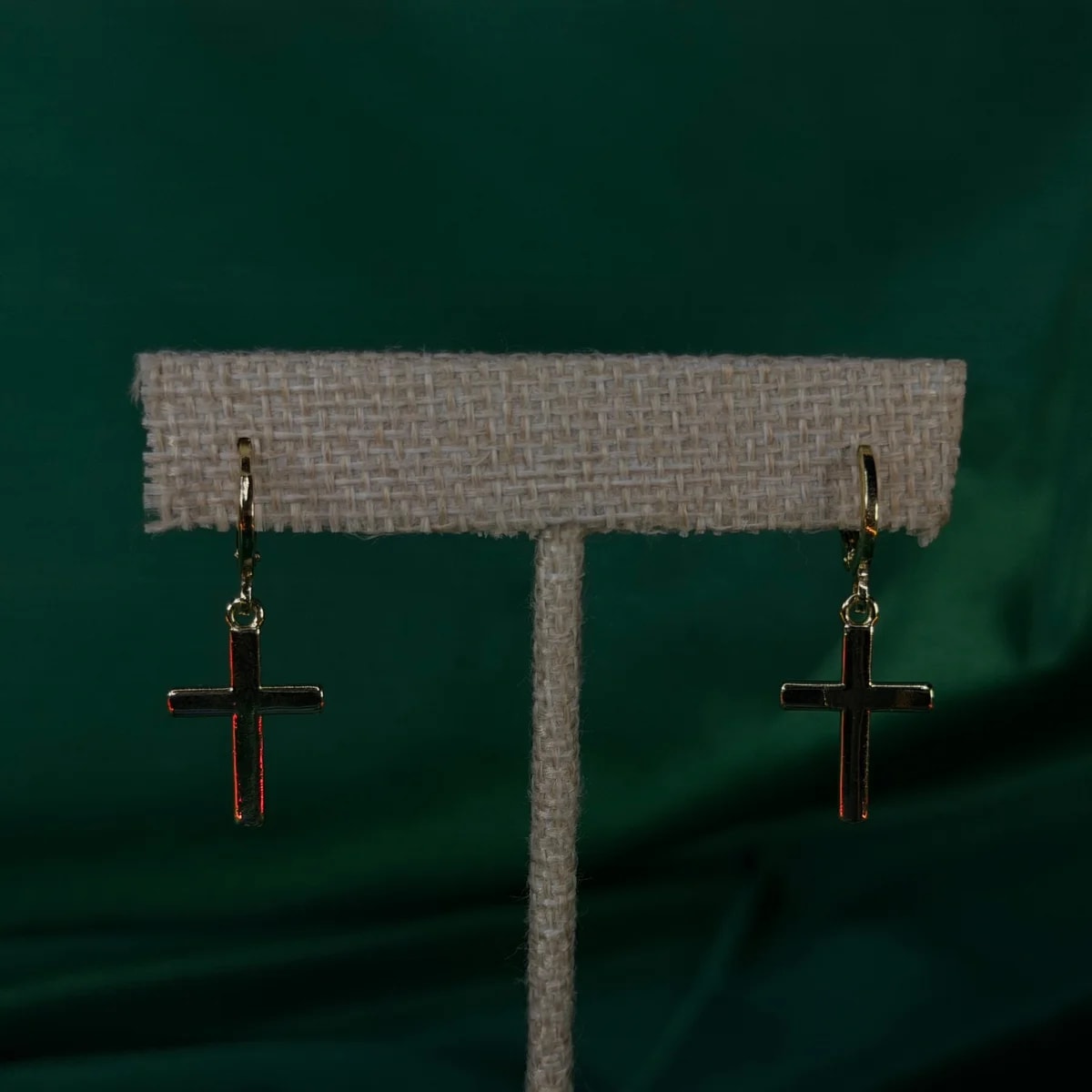 Aretes Largos con Cruz en Chapa de Oro 18k — vista 2