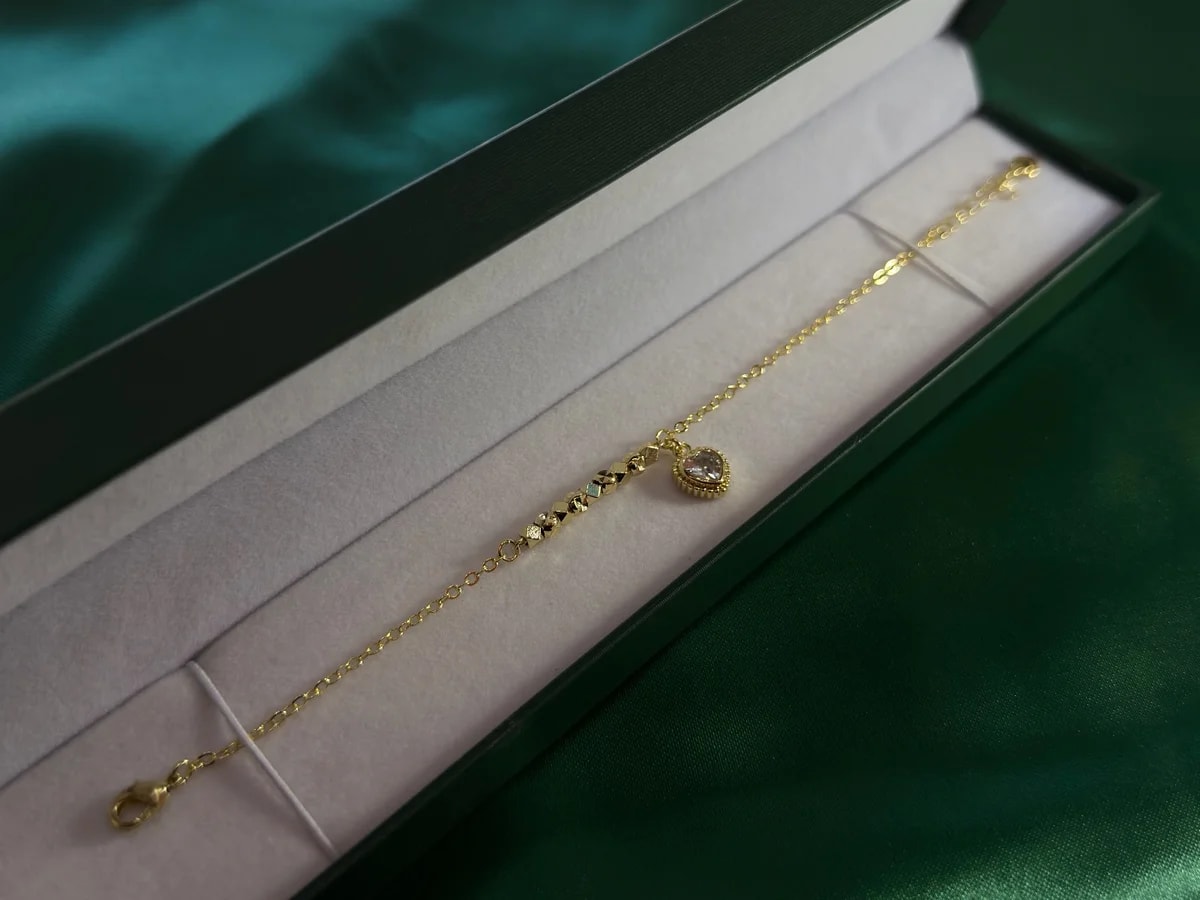 Pulsera Corazon Colgante en Chapa de Oro — vista 4