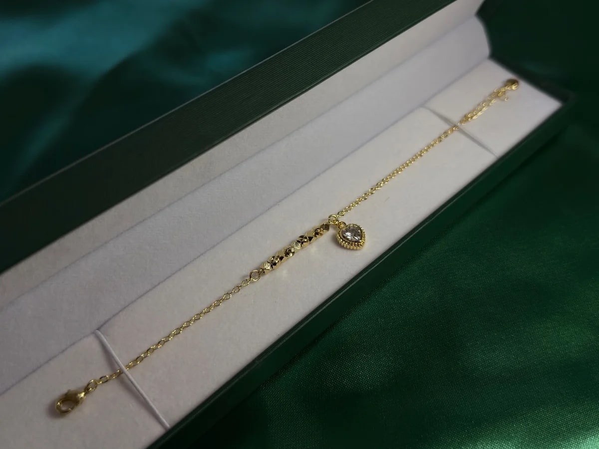 Pulsera Corazon Colgante en Chapa de Oro — vista 5