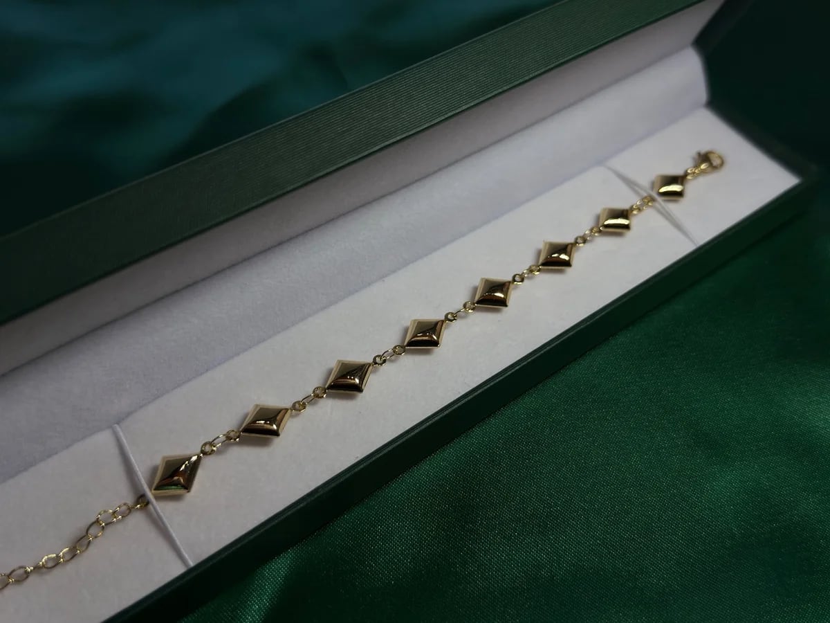 Pulsera Estructurada de Eslabones Rombo en Chapa de Oro — vista 5