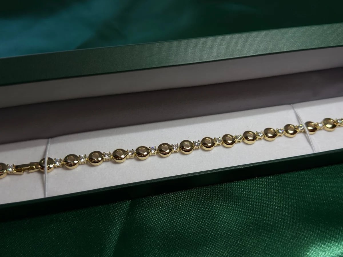 Pulsera Dorada en Chapa de Oro con Encantos — vista 7