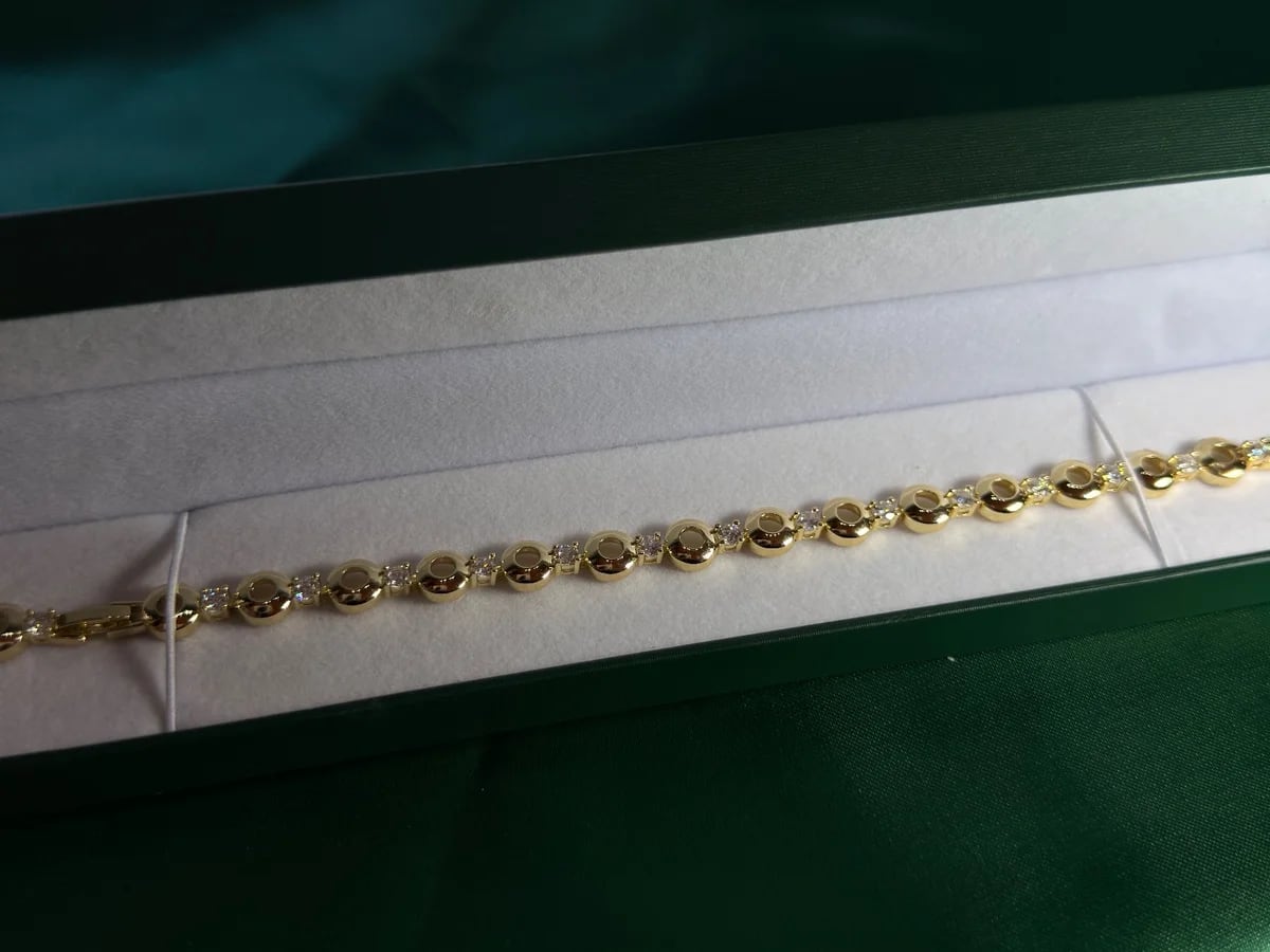 Pulsera Dorada en Chapa de Oro con Encantos — vista 9